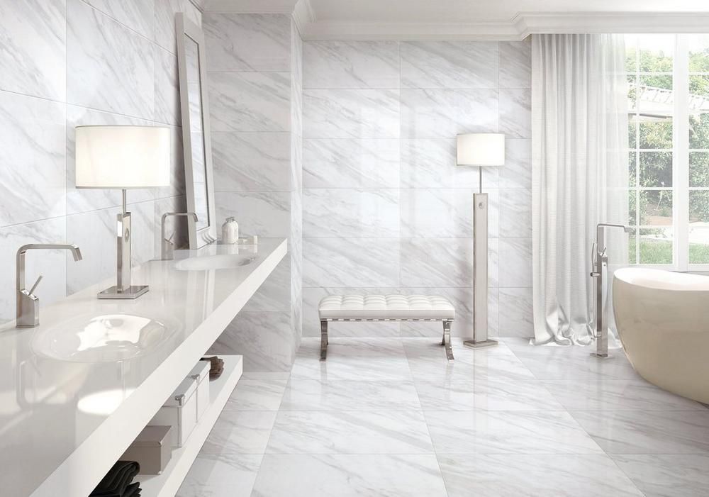 Отделка ванной комнаты мрамором Volakas - столешницы, стены и полы полностью сделаны из этого мрамора