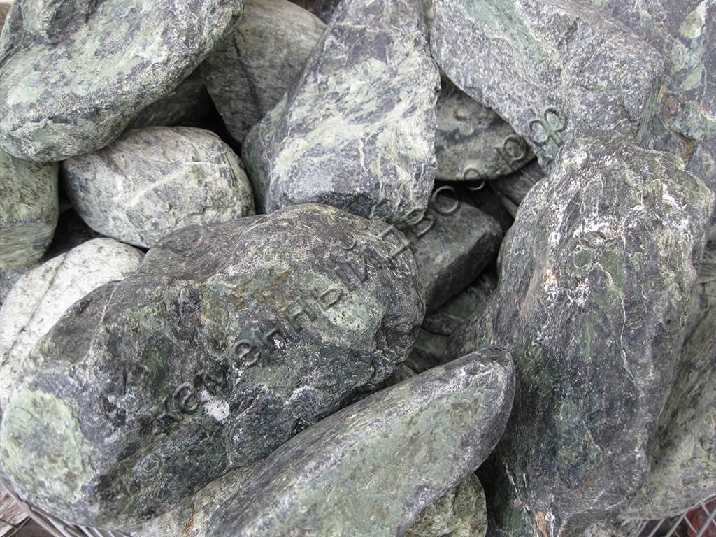 Камень Змеевик (серпентинит) \